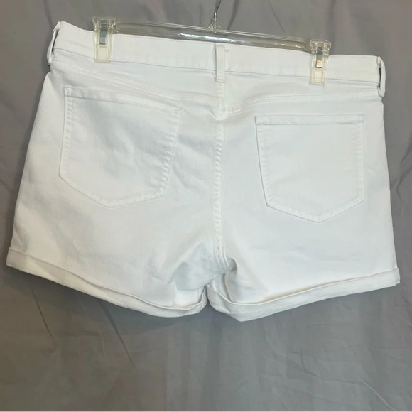 OLD NAVY Women’s Semi Fitted White Jean Short Size 14 Regular - Picture 5 of 7